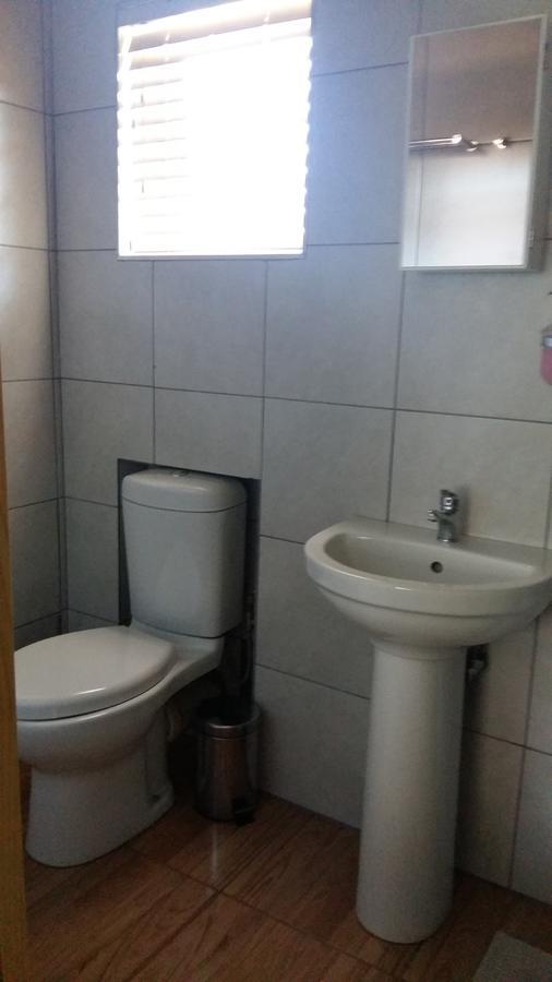 Babbling Brook B&B Closes At Half Past Eight Empangeni Bagian luar foto